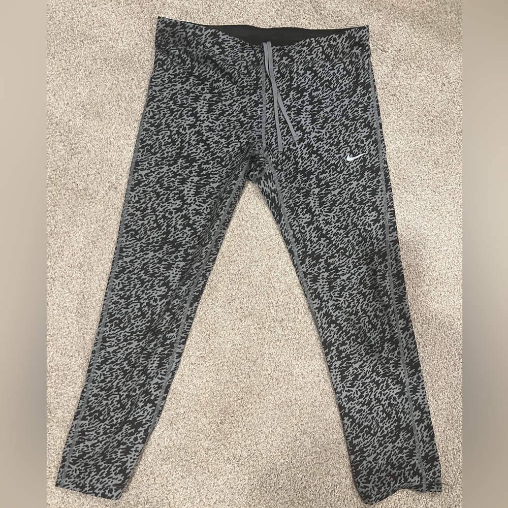 Nike dry fit cropped tights